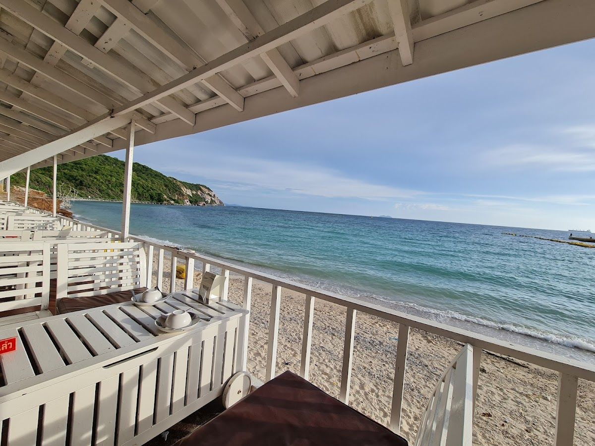 Xanadu Beach Resort exterior in Naklua